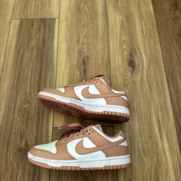 Nike Women's dunk low shoes size 7 - Picture 5 of 5
